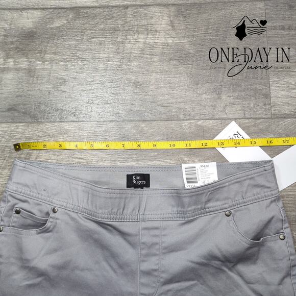 Kim Rogers Petite Super Stretch Straight Leg Pants Size 12P - Picture 3 of 6